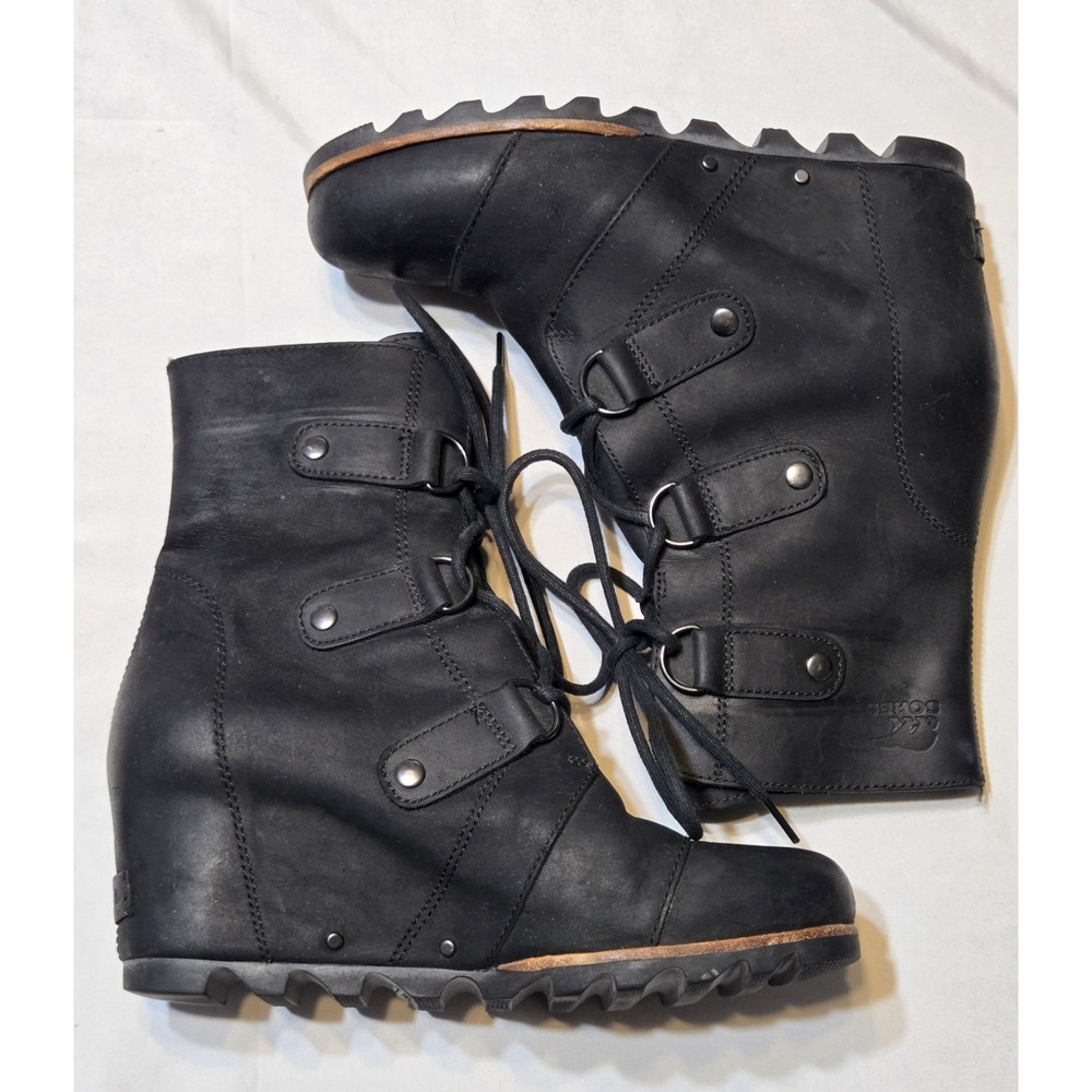Sorel Joan of Arctic Hidden Wedge Boots Womens Size 8.5 Black Lace Up Suede